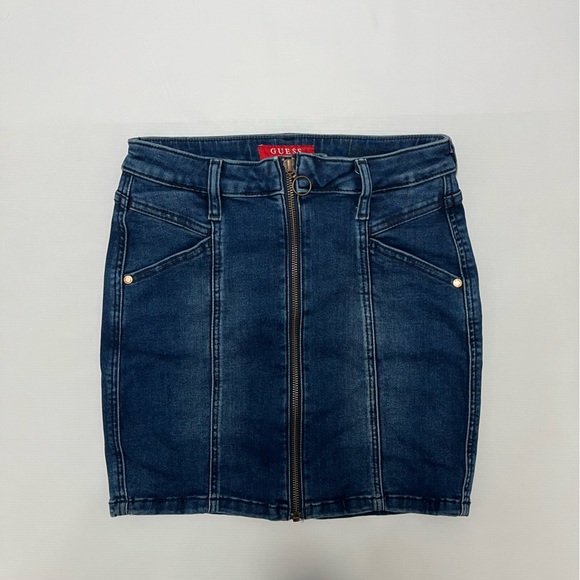Guess - y2k mini denim skirt - size small - Picture 2 of 8